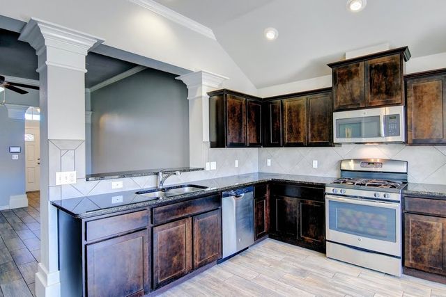 3021 Cantabria St, Corpus Christi, TX 78415