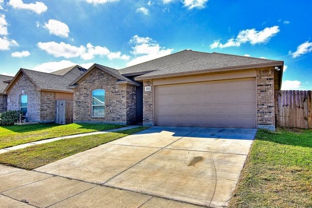 3021 Cantabria St, Corpus Christi, TX 78415