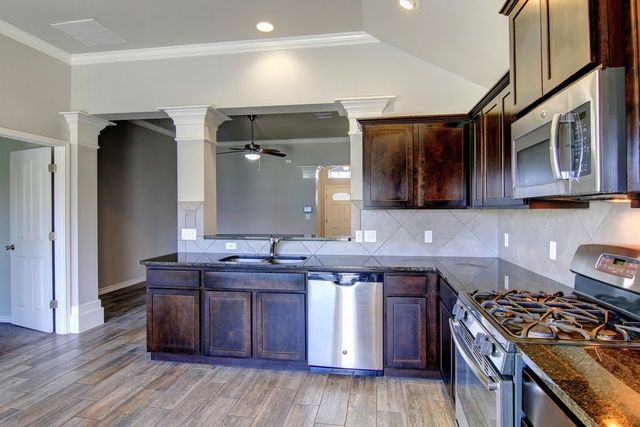 3021 Cantabria St, Corpus Christi, TX 78415