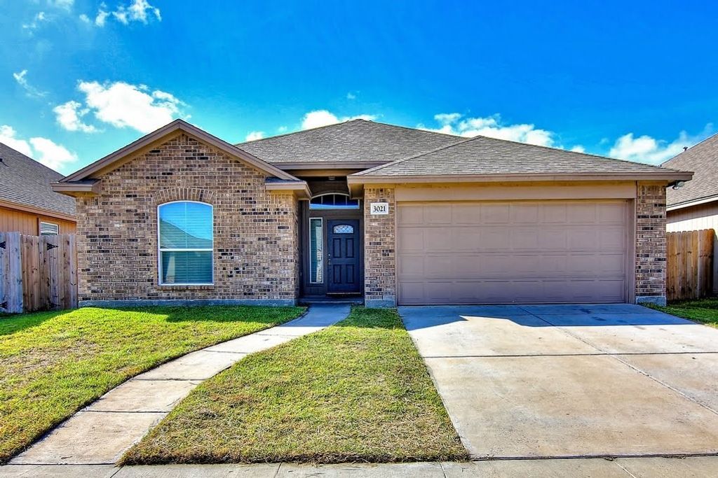 3021 Cantabria St, Corpus Christi, TX 78415