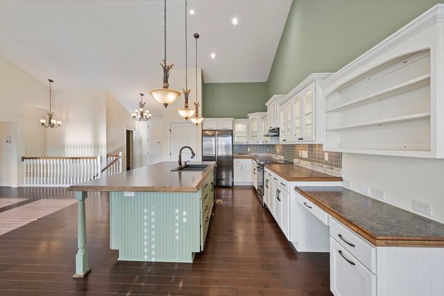 3810 N Rutgers Ct, Maize, KS 67101