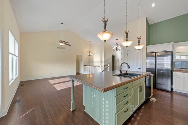 3810 N Rutgers Ct, Maize, KS 67101