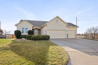 3810 N Rutgers Ct, Maize, KS 67101