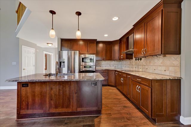 24 LANDAU DR, Westminster, MD 21157