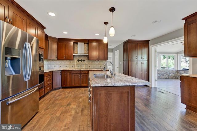 24 LANDAU DR, Westminster, MD 21157