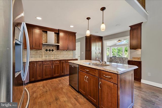 24 LANDAU DR, Westminster, MD 21157