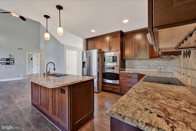 24 LANDAU DR, Westminster, MD 21157