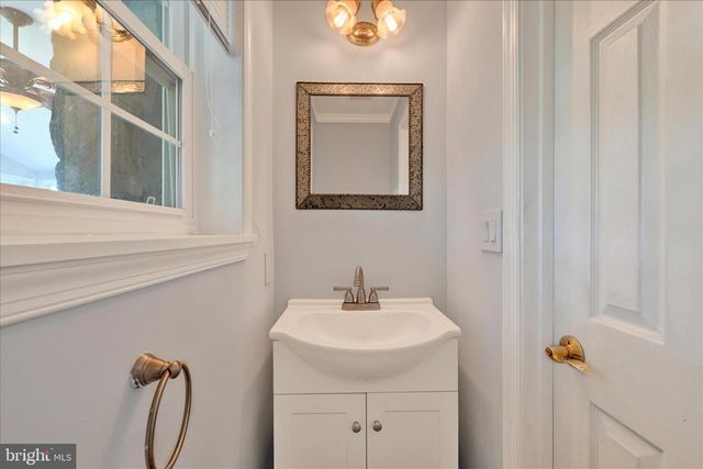 24 LANDAU DR, Westminster, MD 21157