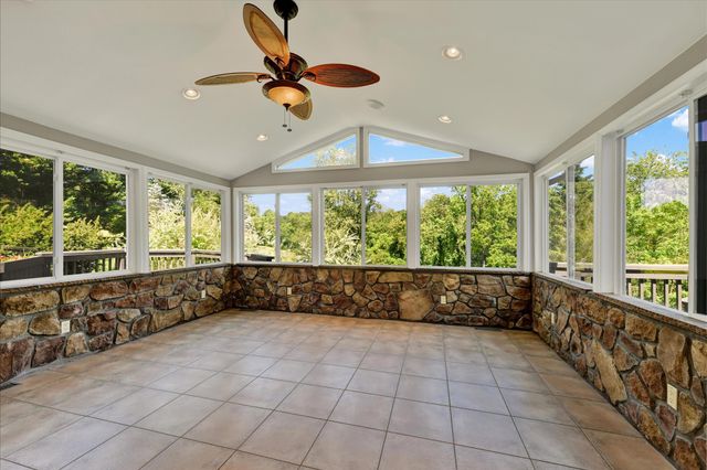 24 LANDAU DR, Westminster, MD 21157