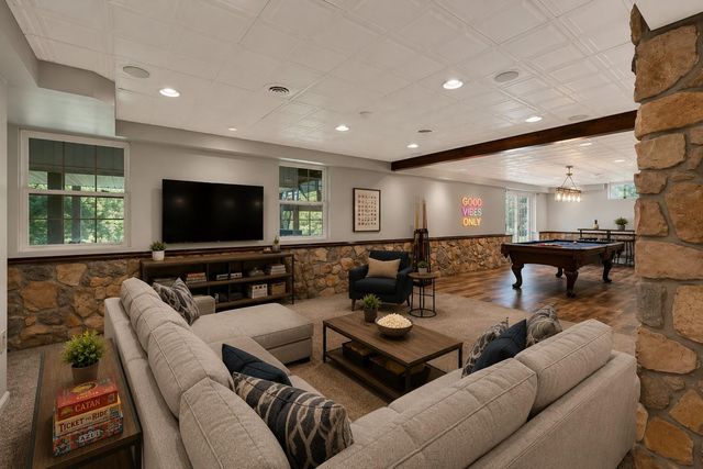 24 LANDAU DR, Westminster, MD 21157