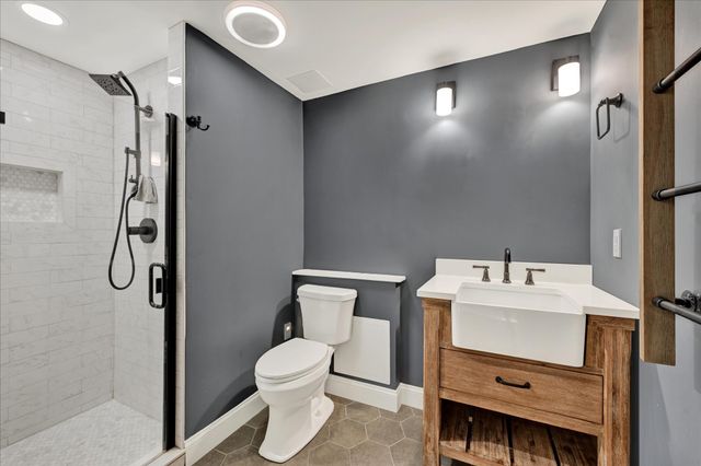 24 LANDAU DR, Westminster, MD 21157