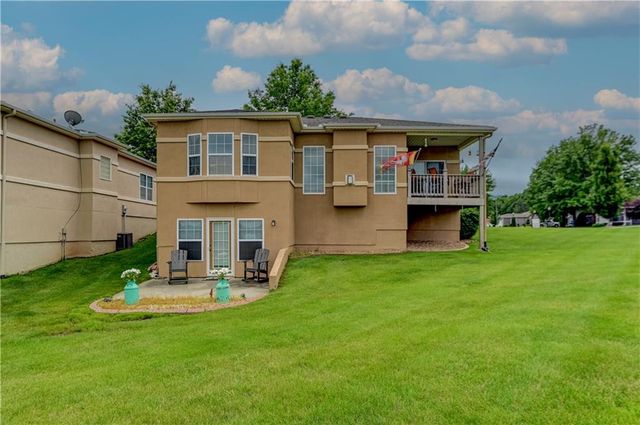 801 NE Sonora Valley Circle, Blue Springs, MO 64014