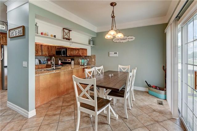 801 NE Sonora Valley Circle, Blue Springs, MO 64014