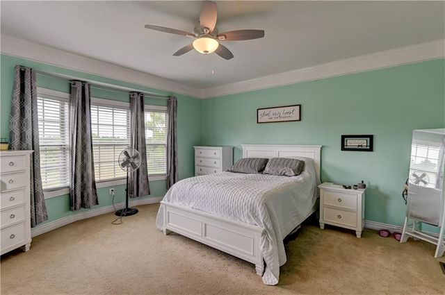 801 NE Sonora Valley Circle, Blue Springs, MO 64014