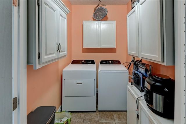 801 NE Sonora Valley Circle, Blue Springs, MO 64014