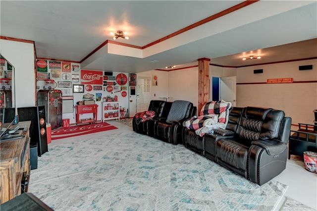 801 NE Sonora Valley Circle, Blue Springs, MO 64014