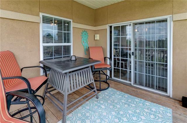 801 NE Sonora Valley Circle, Blue Springs, MO 64014