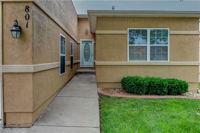 801 NE Sonora Valley Circle, Blue Springs, MO 64014