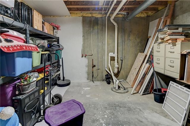 801 NE Sonora Valley Circle, Blue Springs, MO 64014