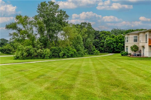 801 NE Sonora Valley Circle, Blue Springs, MO 64014