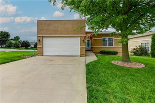 801 NE Sonora Valley Circle, Blue Springs, MO 64014