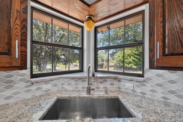 1516 Francis Street, Carrollton, TX 75006