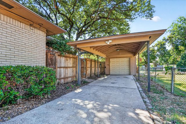1516 Francis Street, Carrollton, TX 75006