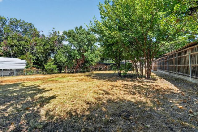 1516 Francis Street, Carrollton, TX 75006