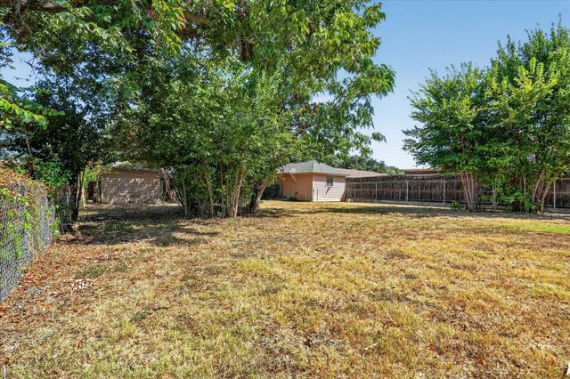 1516 Francis Street, Carrollton, TX 75006