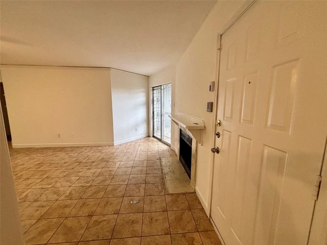 8287 Creekbend Drive 8287, Houston, TX 77071