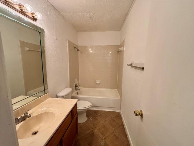 8287 Creekbend Drive 8287, Houston, TX 77071