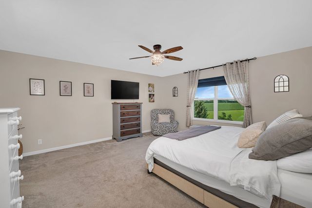 702 Kentshire Drive, Yorkville, IL 60560
