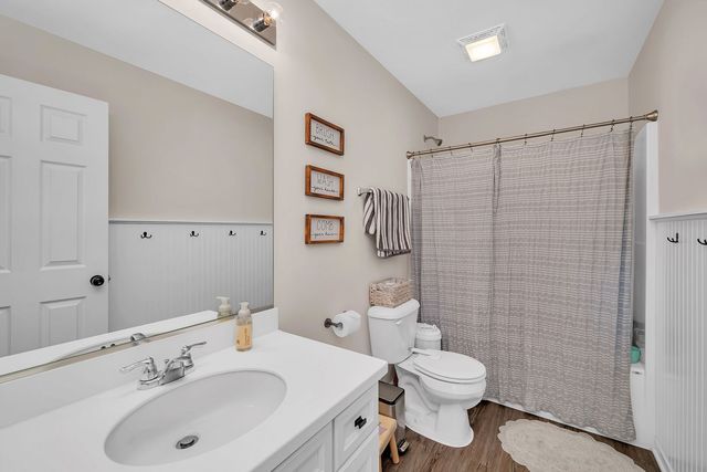 702 Kentshire Drive, Yorkville, IL 60560
