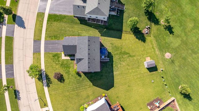 702 Kentshire Drive, Yorkville, IL 60560
