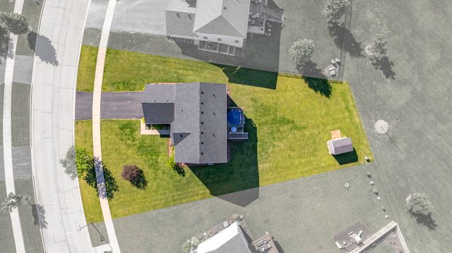 702 Kentshire Drive, Yorkville, IL 60560