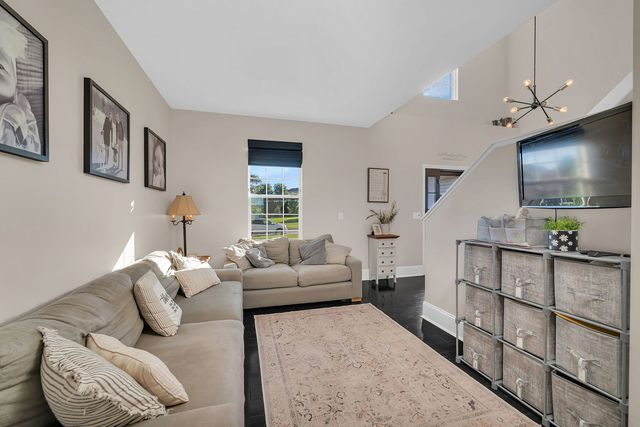 702 Kentshire Drive, Yorkville, IL 60560
