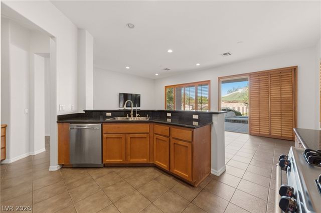 26 Fountainhead Circle, Henderson, NV 89052