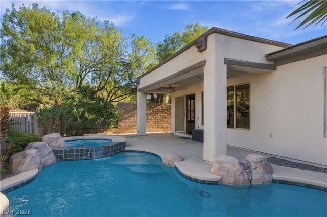 26 Fountainhead Circle, Henderson, NV 89052