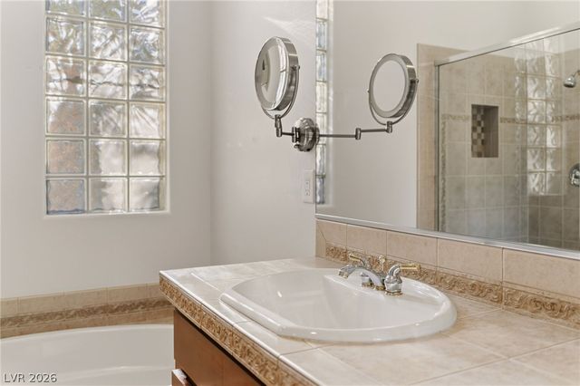 26 Fountainhead Circle, Henderson, NV 89052