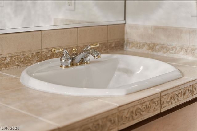 26 Fountainhead Circle, Henderson, NV 89052