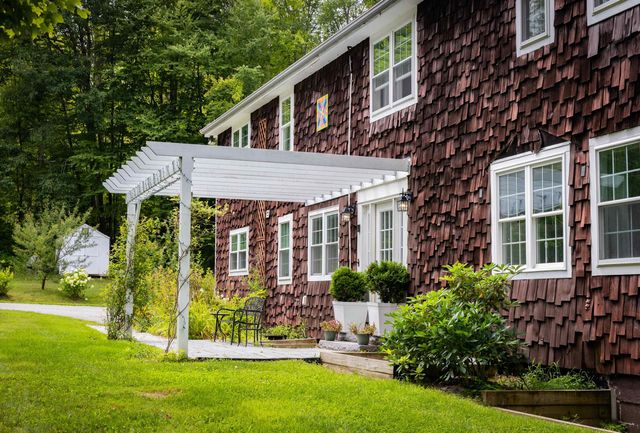 1295 Lime Kiln Road, Charlotte, VT 05445