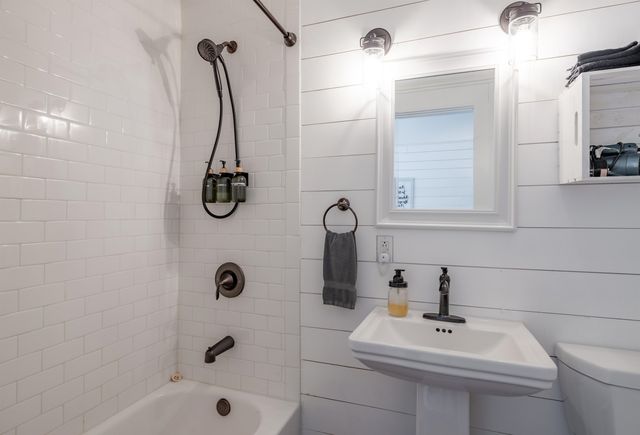 1295 Lime Kiln Road, Charlotte, VT 05445