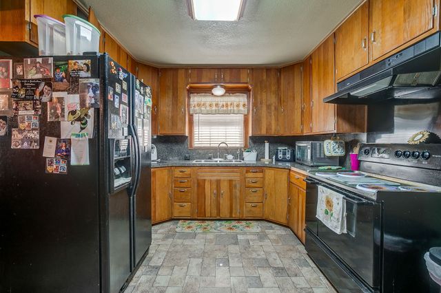 703 E Morgan, Meridian, TX 76665