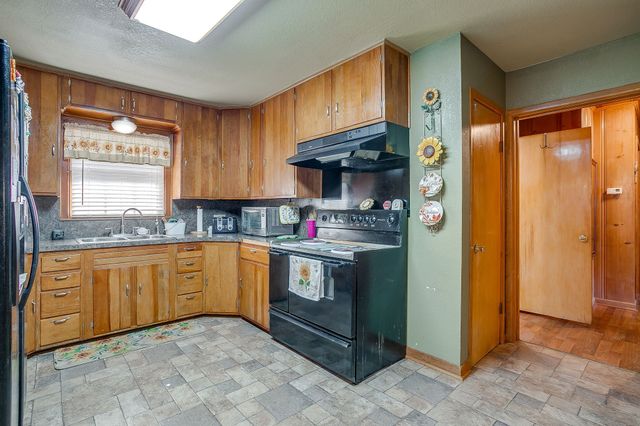 703 E Morgan, Meridian, TX 76665