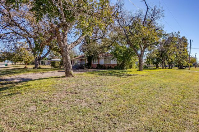 703 E Morgan, Meridian, TX 76665