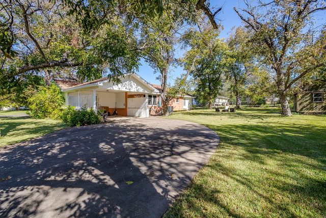 703 E Morgan, Meridian, TX 76665