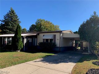 27 Sycamore Drive, Olmsted Twp, OH 44138