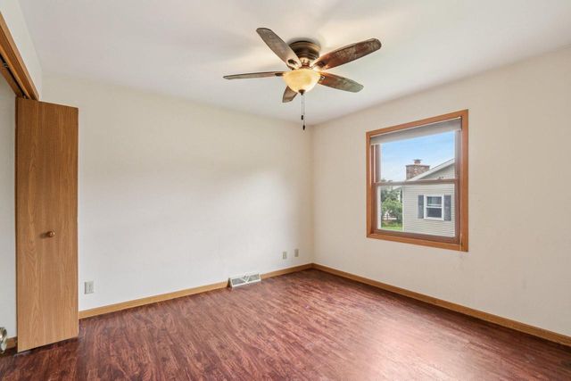 10268 W Parkedge CIRCLE, Franklin, WI 53132