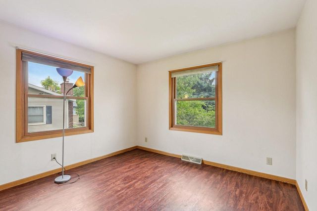10268 W Parkedge CIRCLE, Franklin, WI 53132