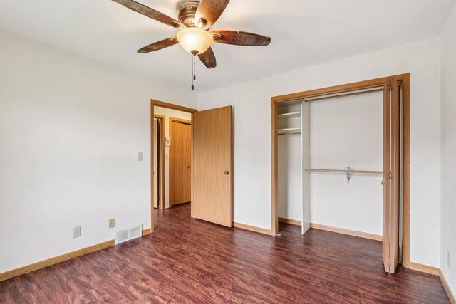 10268 W Parkedge CIRCLE, Franklin, WI 53132